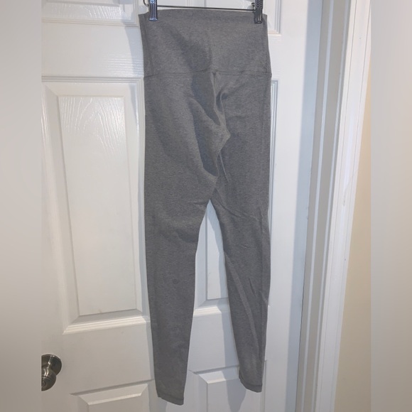 Lululemon Gray Women’s Align Leggings - Picture 2 of 3